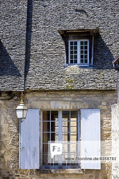 Frankreich  Fenster  französisch  Tradition  Jalousie  Dordogne