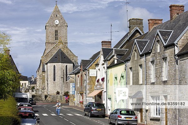 Frankreich  französisch  Straße  Stadt  Stilleben  still  stills  Stillleben  Kirche  Normandie
