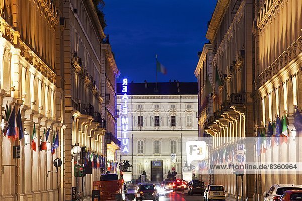 Europa  Rom  Hauptstadt  Palast  Schloß  Schlösser  Abenddämmerung  Italien  Piemont  Turin