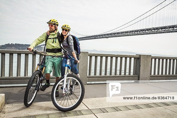 Radfahrer auf der Bay Bridge  San Francisco