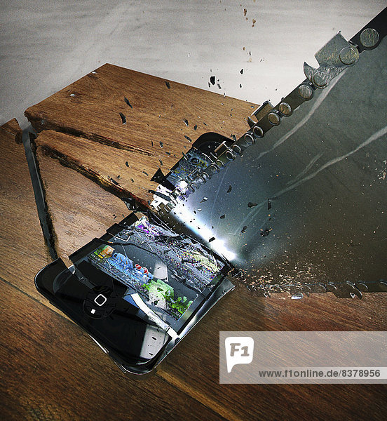 Holztisch Kettensäge schneiden zerbrechen brechen bricht brechend zerbrechend zerbricht Smartphone