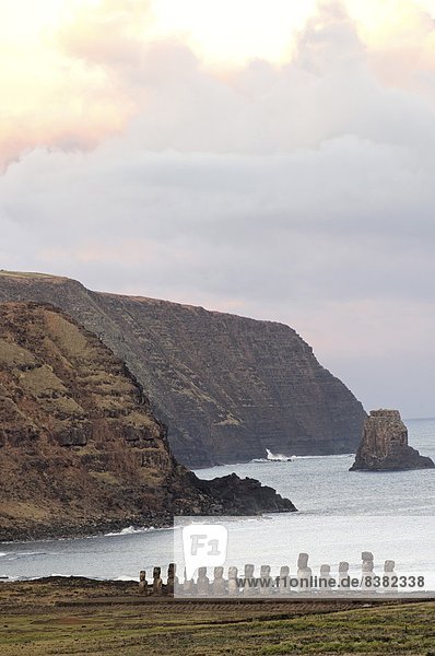 Osterinsel Rapa Nui Ozean Statue Menschlicher Rücken Menschliche Rücken UNESCO-Welterbe Chile Moai Südamerika