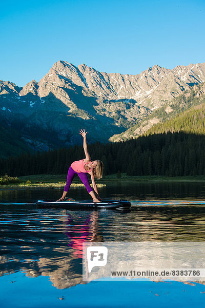 SUP Stand Up Paddle Yoga