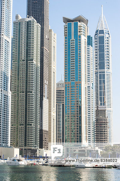 Moderne Wolkenkratzer  Dubai  Vereinigte Arabische Emirate