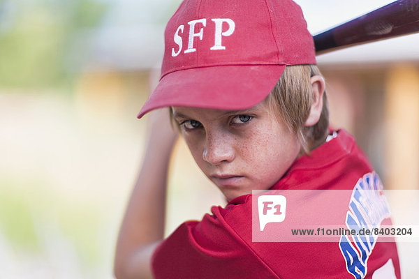 Außenaufnahme Europäer Junge - Person Baseball freie Natur spielen