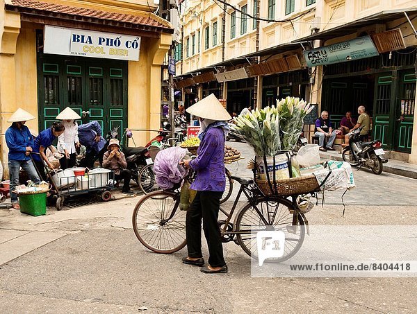 Hanoi  Hauptstadt  beladen  schieben  Straße  Straßenverkäufer  Vietnam