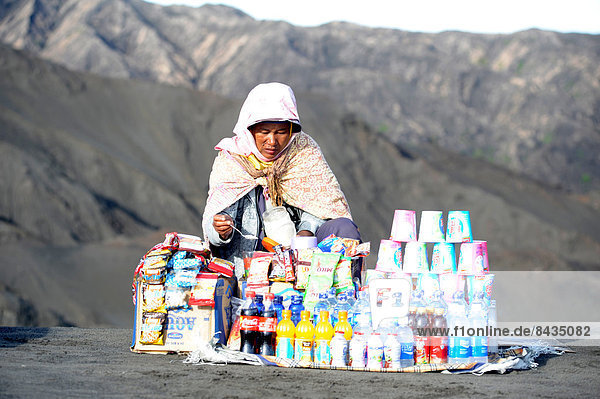 Frau  arbeiten  Beruf  Wüste  Getränk  Verkäufer  Asien  Indonesien  Java