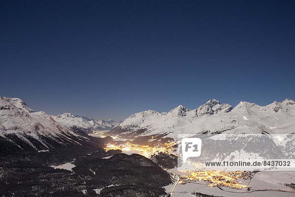 Panorama Europa Berg Winter Dunkelheit Nacht Kanton Graubünden Engadin Schweiz