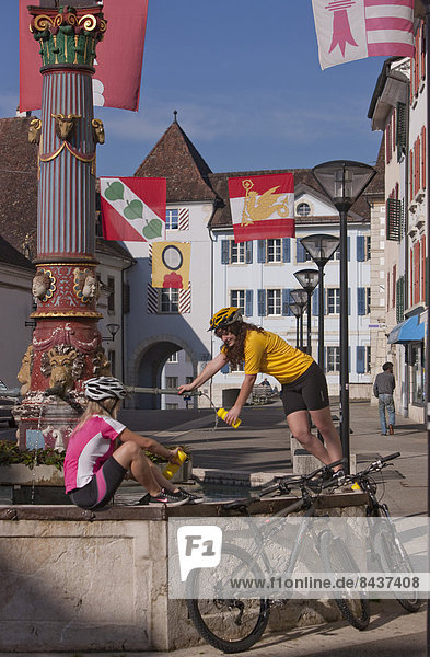 Mountainbike mountain bike Frau Sport Fahrrad Rad Stadt Großstadt 2 Fahrrad fahren