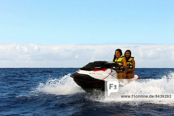 Jugendlicher  Frau  Sport  europäisch  Abenteuer  Aktion  Meer  2  Kanaren  Kanarische Inseln  Jetski  Mädchen  Spanien  Teneriffa