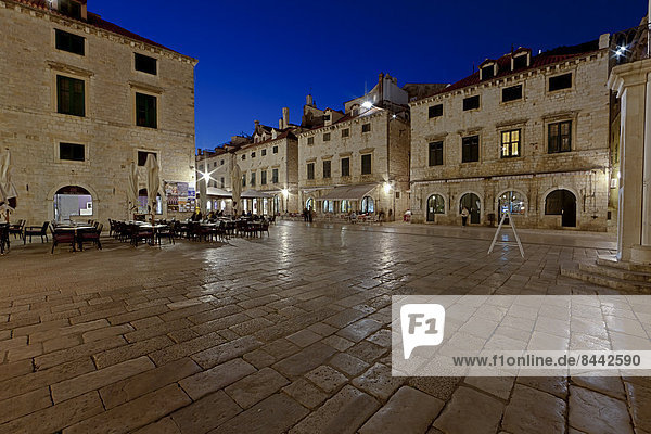 Kroatien  Dubrovnik  Blick auf die Altstadt  Luza Platz