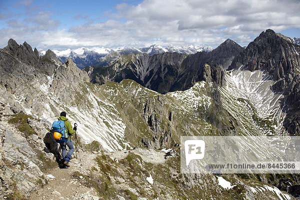 Austria  Tyrol  Karwendel mountains  Mountaineers in Alps