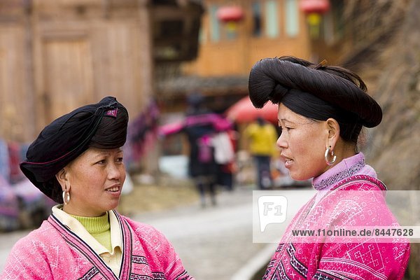Frau Tradition lang langes langer lange China Ethnisches Erscheinungsbild Mensch Guilin Haar