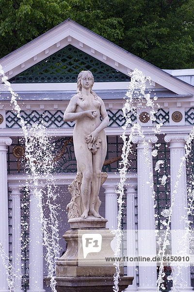 Eve Fountain  Peterhof gardens in summer  Petrodvorets  St. Petersburg  Russia  Europe