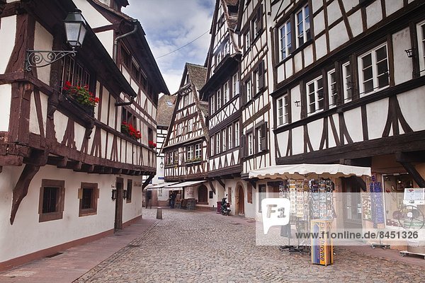 Frankreich Europa Gebäude UNESCO-Welterbe Elsass Bas-Rhin Hälfte Straßburg