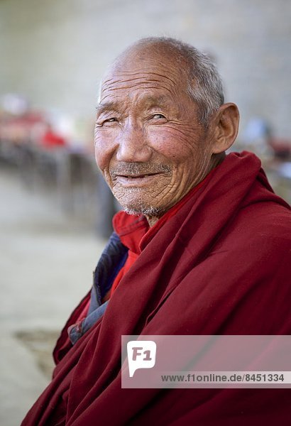 Tibetan Buddhist monk at Tashilunpo Monastery  Shigatse  Tibet  China  Asia