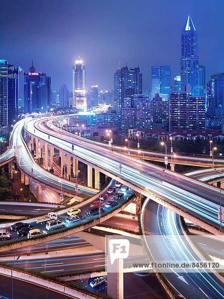 Stapel  Auto  Bundesstraße  6  China  verkehrsreich  Autobahndreieck  Puxi  Shanghai  Felssäule  Straßenverkehr