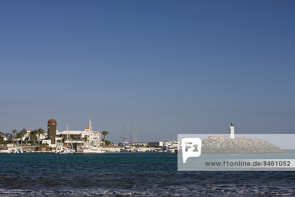 Yachthafen mit Leuchtturm in Caleta de Fustes or Caleta de Fuste  Fuerteventura  Kanarische Inseln  Spanien