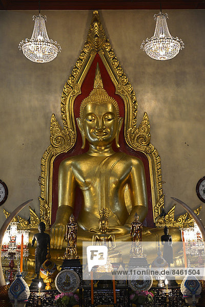 Buddha statue in the Temple of the Golden Buddha or Wat Traimit ...