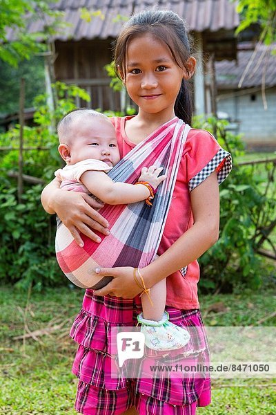 Bruder  halten  jung  Mädchen  Baby  Laos