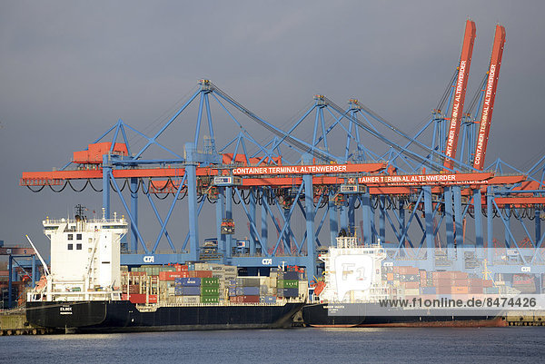 Container Terminal Altenwerder with feeder vessels  Hamburg  Germany