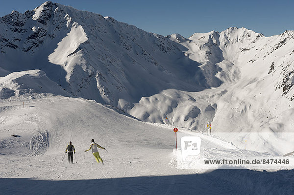 Skiläufer am Alblittkopf  Lattenabfahrt  Skigebiet Kappl-Sunny Mountain  Paznauntal  Kappl  Tirol  Österreich
