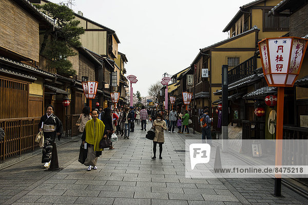 Fußgängerzone im Geisha-Viertel von Gion  Kyoto  Japan