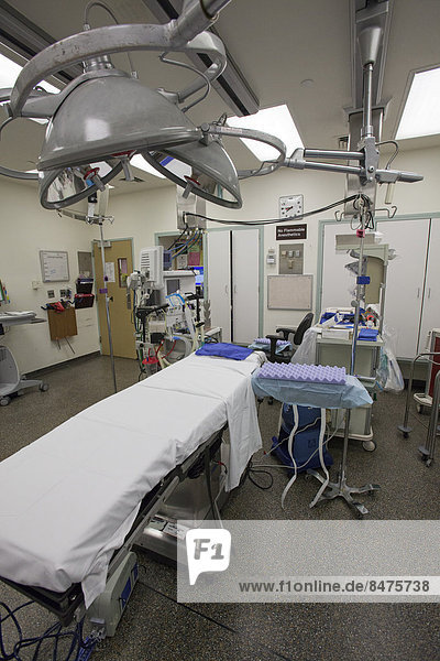 Operationssaal  bereit für eine Operation  Karmanos Cancer Institute  Detroit  Michigan  USA