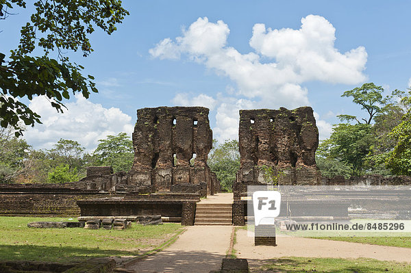 Ruine aus Ziegelstein  kˆniglicher Palast  Polonnaruwa  Nord-Zentralprovinz  Sri Lanka