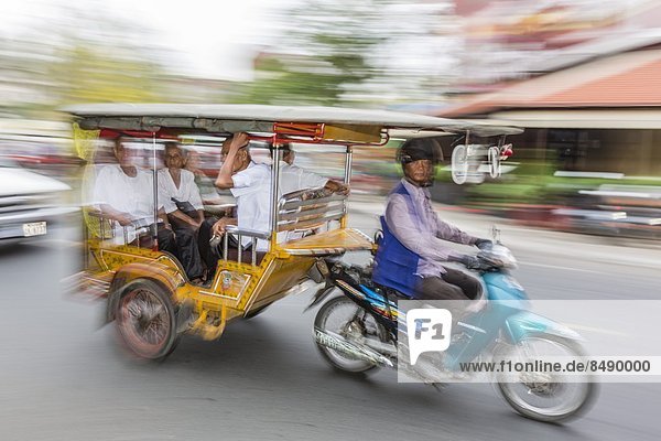 Bewegung  Fotografie  Bewegungsunschärfe  Großstadt  Hauptstadt  Südostasien  Vietnam  Asien  Kambodscha