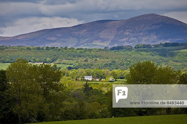 entfernt  Bauernhaus  Berg  Ansicht  Distanz  Irland