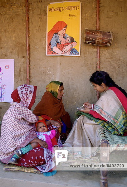 Frau  Überprüfung  Krankenhaus  Geburt  Agra  Indien  Planung