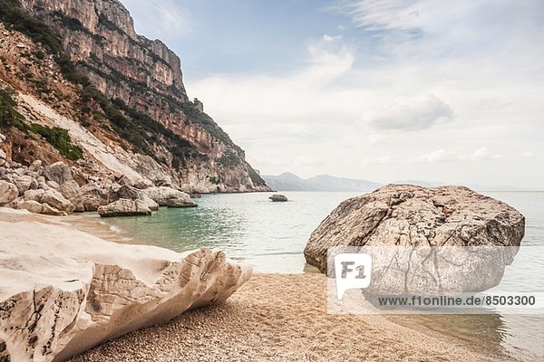 Felsen am Strand Cala Goloritze Sardinien Italien