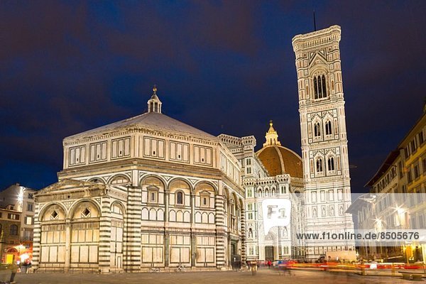 Florenz Kathedrale bei Nacht  Florenz  Toskana  Italien