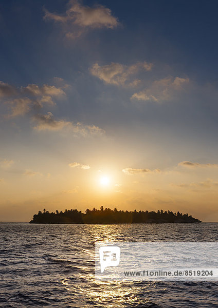 Maldißes  Insel bei Sonnenuntergang