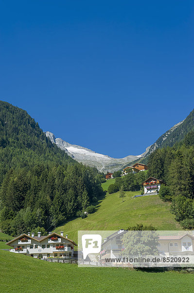 Italien  Trentino-Südtirol  Südtirol  Bozen  Ahrntal  traditionell Häuser
