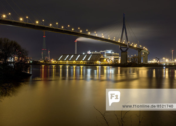 Deutschland  Hamburg  Koehlbrandbrücke oßer Koehlebrand bei Nacht