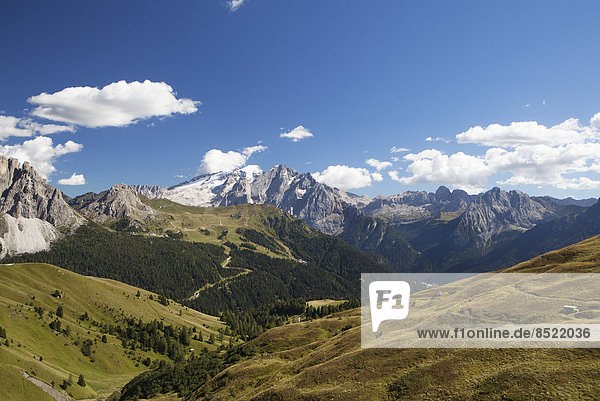 Italien  Südtirol  ßBlick vom Sellapass nach Marmolada