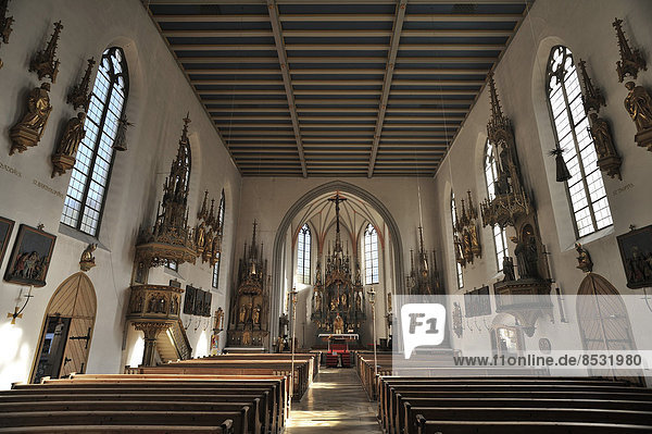 Altarraum der Kirche St. Johannes der Täufer  Bad Hindelang  Oberallgäu  Bayern  Deutschland