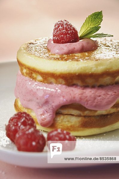 Pancakes mit Himbeer-Ricotta-Joghurt-Creme