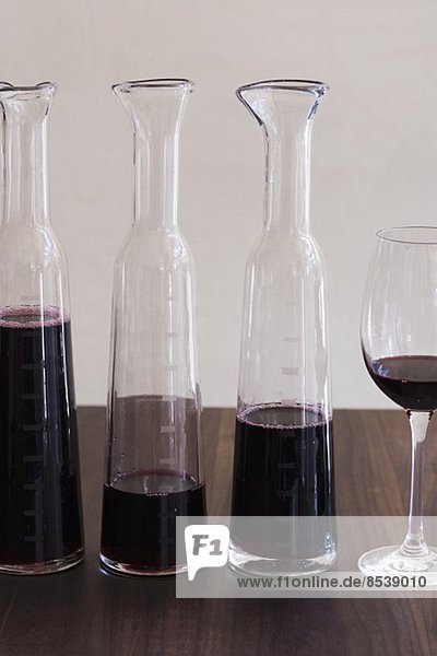 Glas Rotwein Dekantiergefäß