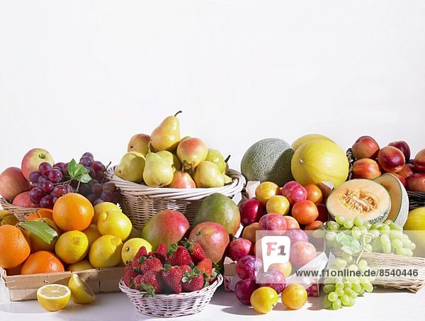 Obststilleben mit Trauben und Erdbeeren