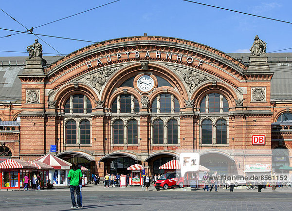 Hauptbahnhof  Bremen Main Railway Station  station building  Bremen  Germany