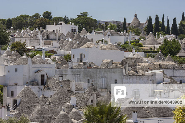Trulli Häuser mit konischen Dächern in Alberobello