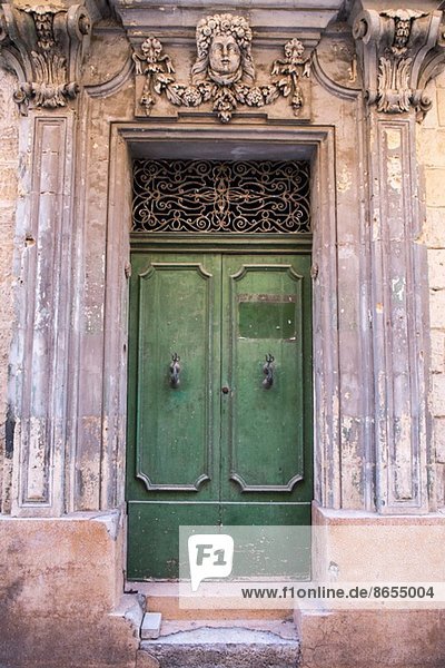 Tür in mittelalterlicher Stadtmauer  Mdina  Malta