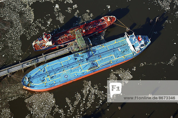 '''True''  a tanker unloading crude oil in the Kattwykhafen harbour  aerial view  Hamburg  Germany'