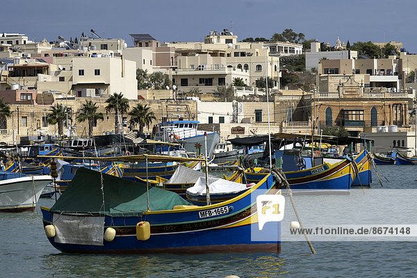 Boot streichen streicht streichend anstreichen anstreichend angeln typisch Malta