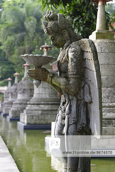 Steinskulptur buddhistisches Kloster Mendut Figur Mendut Jawa Tengah Indonesien