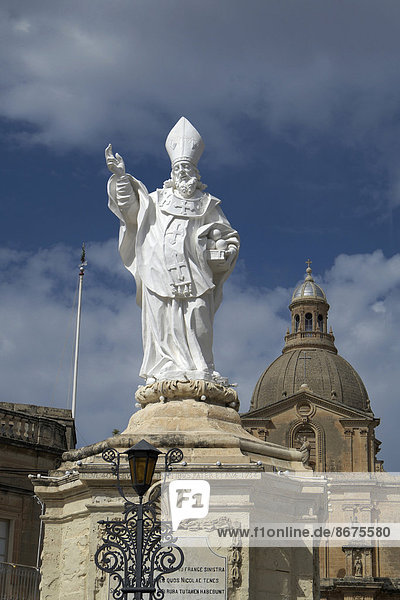 Kirche frontal Malta