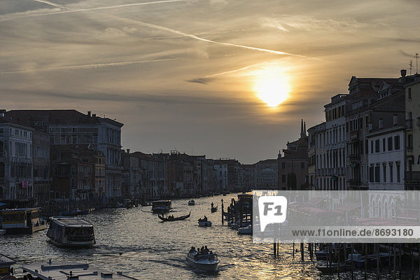 Italien  Venedig  Canale Grande bei Sonnenuntergang